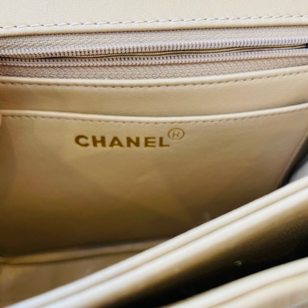 SOLD - Chanel Vintage Diana Lambskin Shoulder Bag - Picture 10 of 16